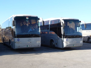 800px-Higer_tourist_buses_in_Jordan